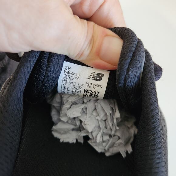 New Balance Women's W860V13 Running Shoe, Black/White/Castlerock, 12 - Picture 7 of 9